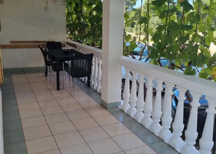 アパート Ivana ビオグラード・ナ・モル